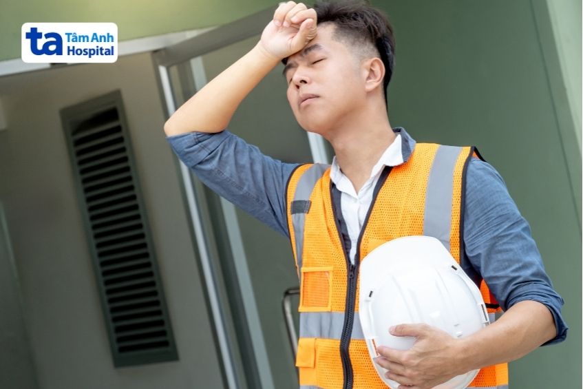 tránh làm việc khi bị chấn động não
