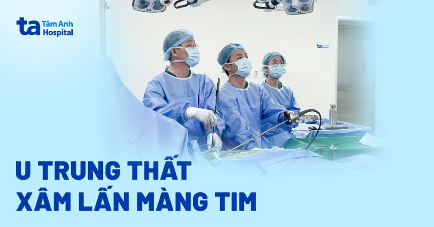 U lồng ngực xâm lấn màng tim