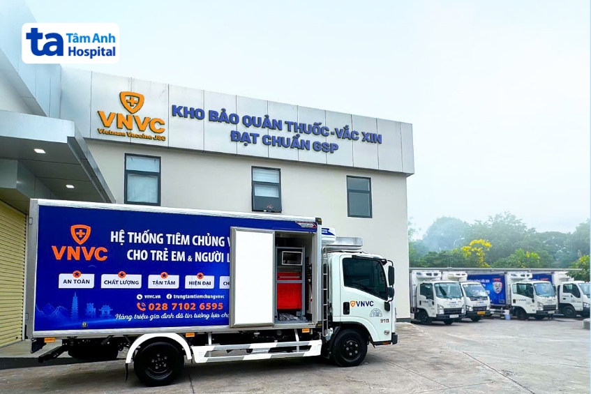 xe lạnh vận chuyển vắc xin