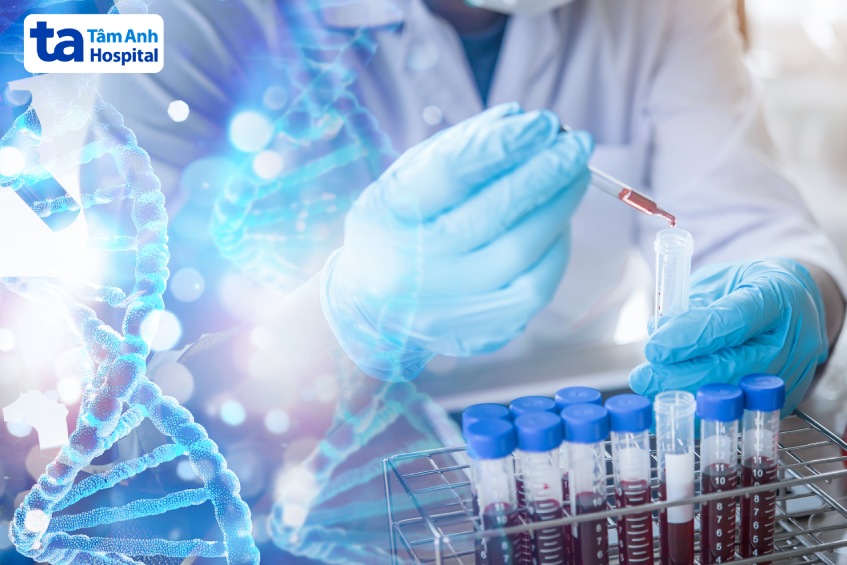 Xét nghiệm máu kiểm tra nồng độ hormone giúp xác định tình trạng nữ hóa có tinh hoàn