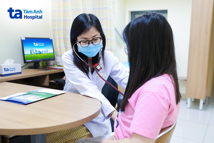 bs.cki lâm bội hy kiểm tra sức khỏe bé hân