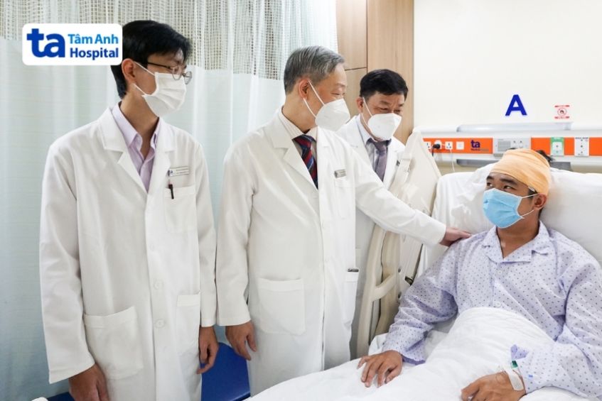 ca mổ não bằng robot ai modus v đầu tiên tại tâm anh tphcm