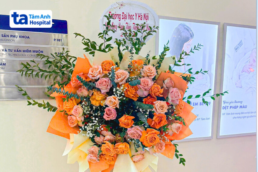 đại học y hà nội gửi hoa chúc mừng