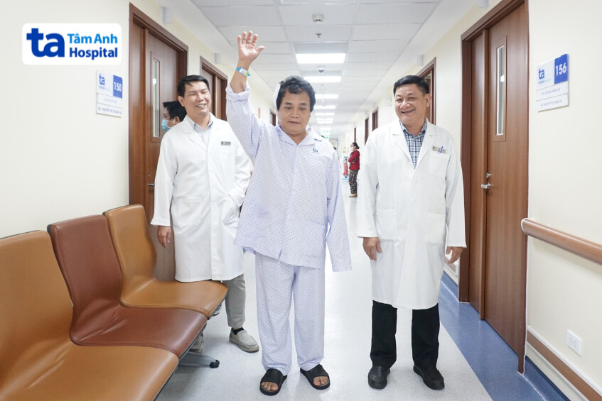 ông hải được bộ phận bác sĩ cấp cứu kịp thời