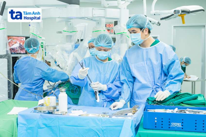 phẫu thuật với sự hỗ trợ của robot