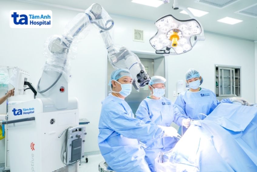 tâm anh dẫn đầu phẫu thuật thần kinh bằng robot ai modus v