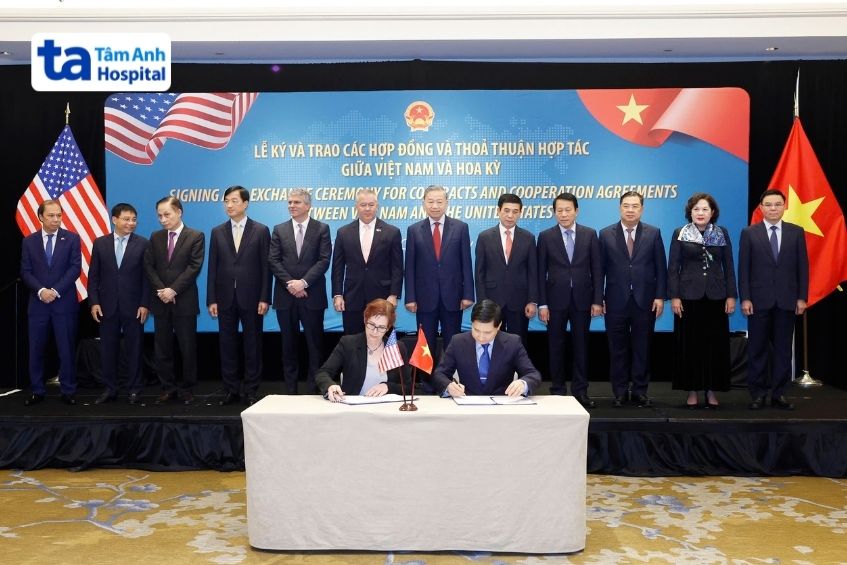 tổng bí thư chứng kiến buổi lễ