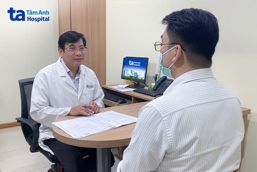 ts.bs lâm văn hoàng tái khám cho anh nghĩa