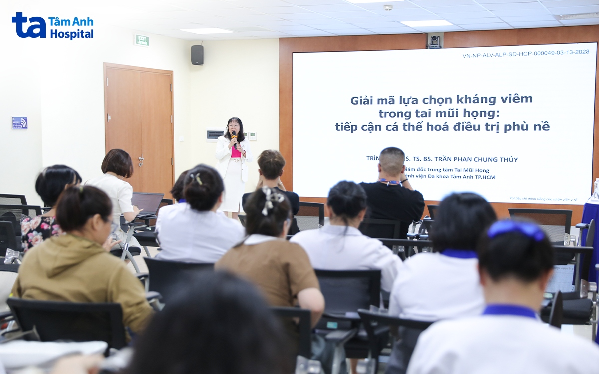 BS Chung Thủy nói về kháng sinh trong tai mũi họng