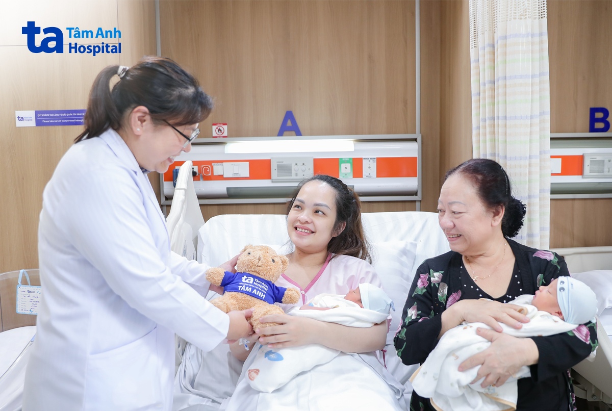 Kỳ tích 90 ngày giữ song thai dọa sinh non 24 tuần