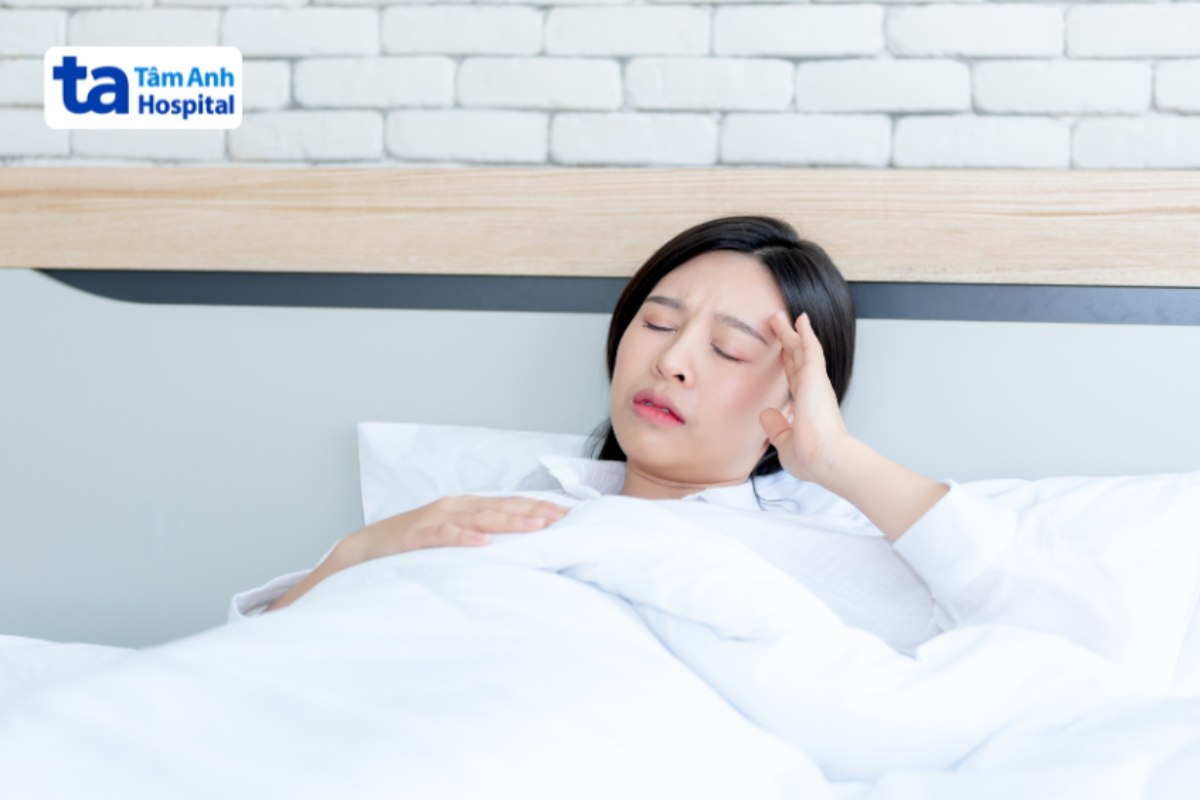 người bệnh sốt đau đầu