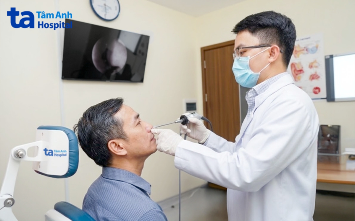 nội soi mũi cho anh Lâm