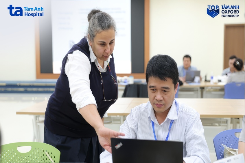 PGS.TS Proochista Ariana