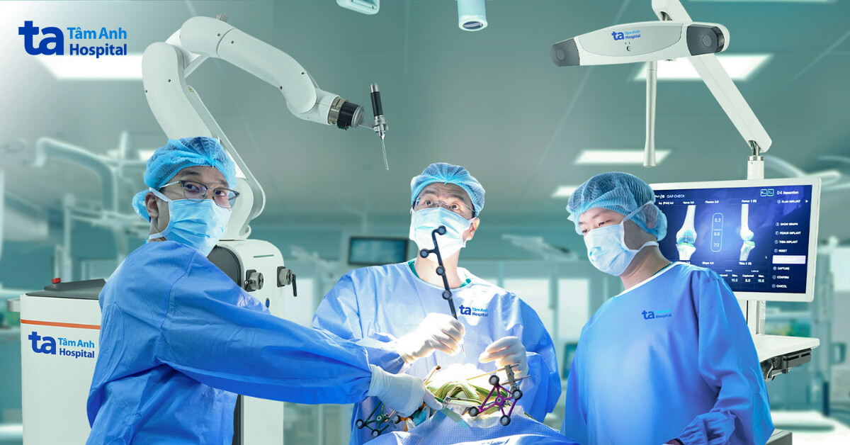 Robot AI chủ động thay khớp chuẩn xác & an toàn vượt trội đã có mặt tại Việt Nam