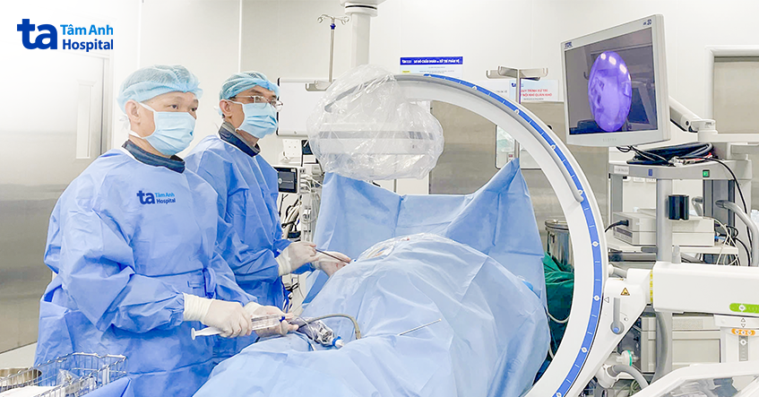 Tán sỏi thận san hô bằng “đường hầm nhỏ” qua da