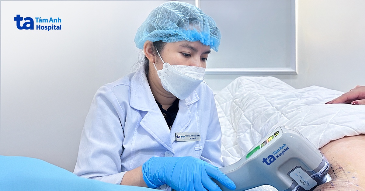 Từ Mỹ về Việt Nam điều trị tăng tiết mồ hôi