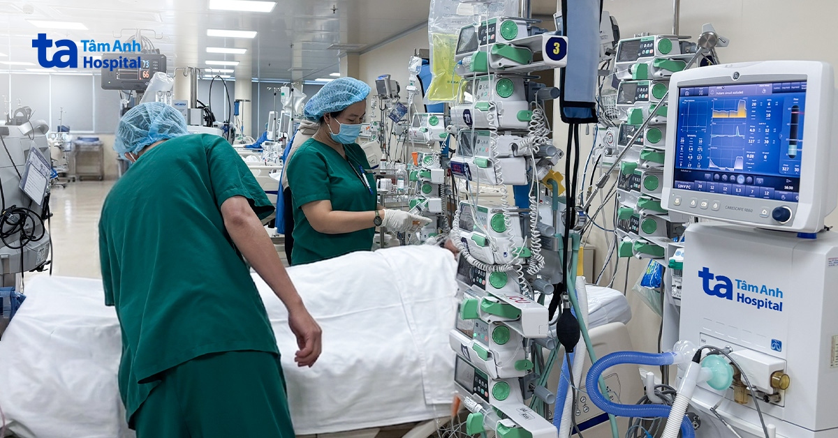 Viêm phổi nặng, ho ra máu do vi khuẩn đa kháng thuốc