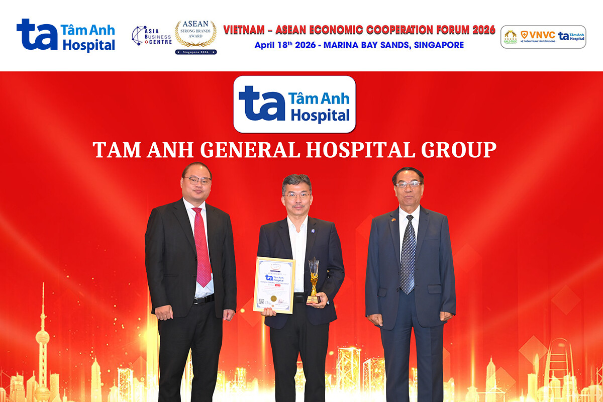 bác sĩ lê hoàng đại diện nhận giải