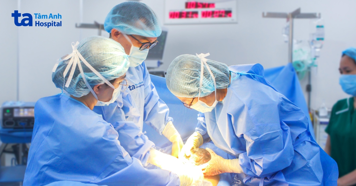 Bé lặp đoạn nhiễm sắc thể số 15 chào đời khỏe mạnh