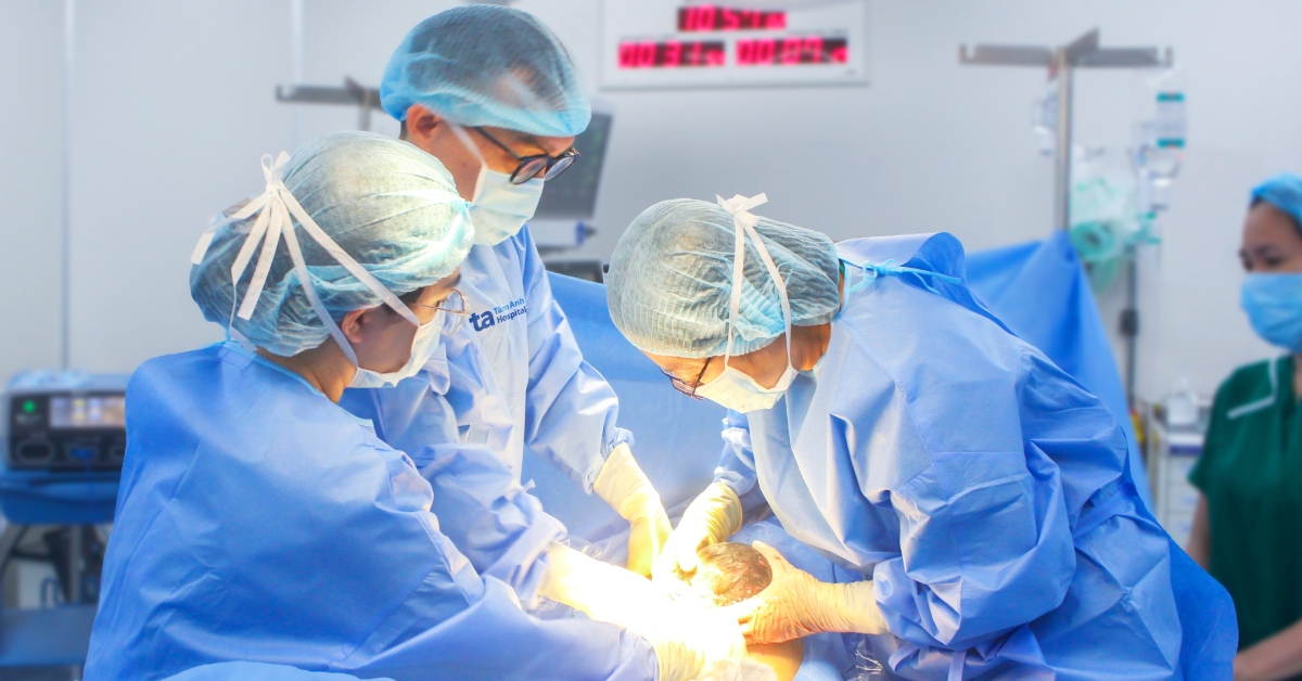 Bé lặp đoạn nhiễm sắc thể số 15 chào đời khỏe mạnh