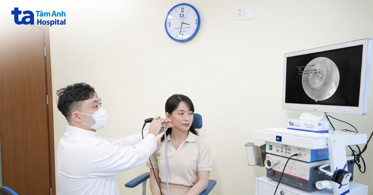 Côn trùng làm tổ trong tai sau chuyến du lịch