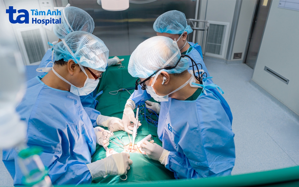 ca mổ bướu giáp thòng trung thất tại bvđk tâm anh tp.hcm