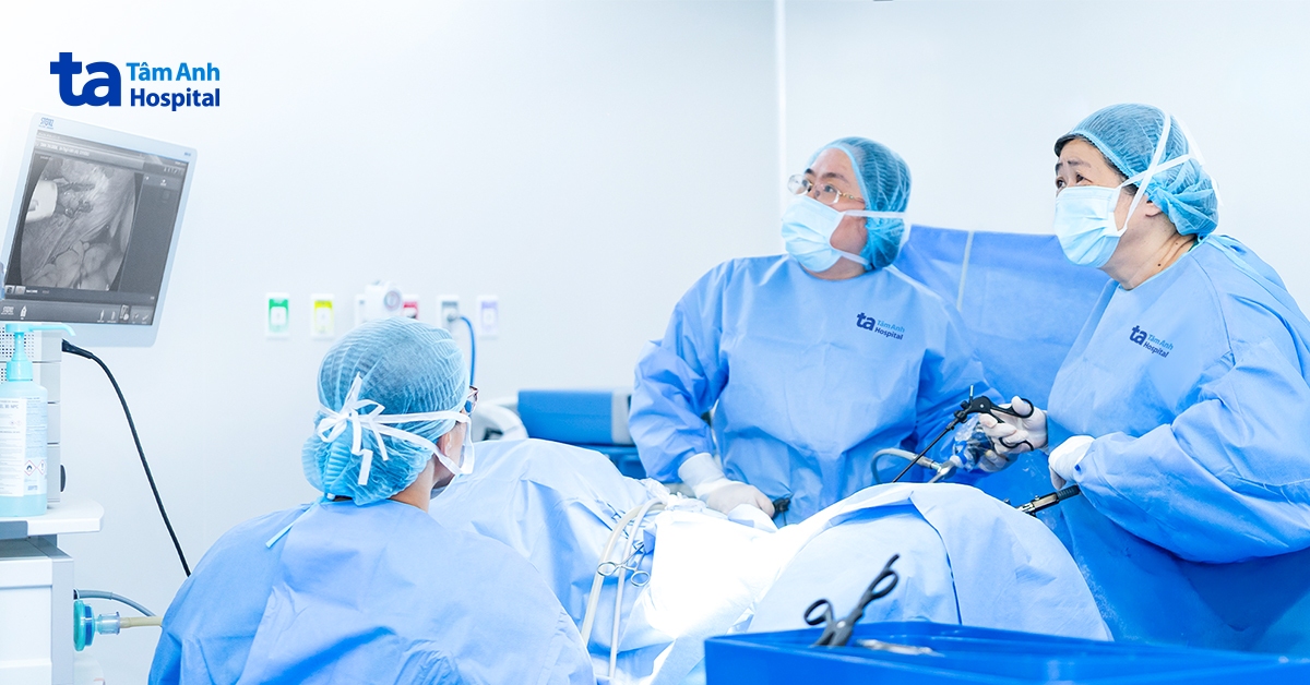 Cắt tử cung ở tuổi đôi mươi chữa ung thư