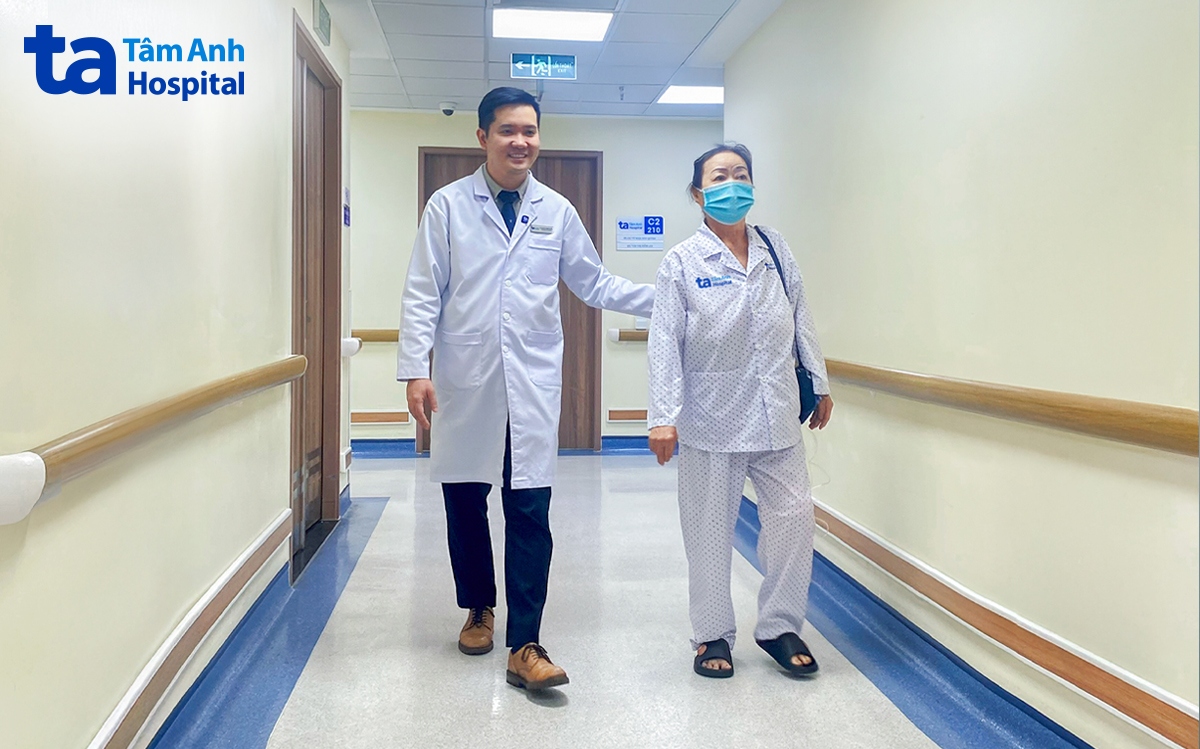 đi lại sau lần mổ đầu tiên