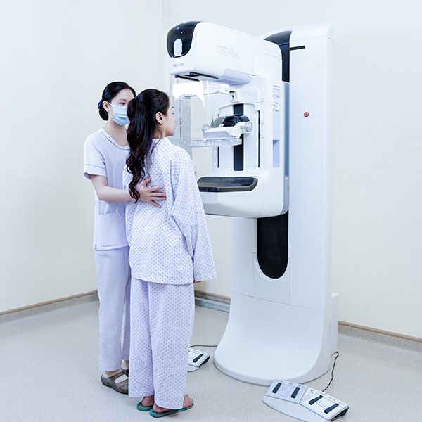 Hệ thống chụp nhũ ảnh Hologic Selenia Dimensions 3D (Hologic, Mỹ)