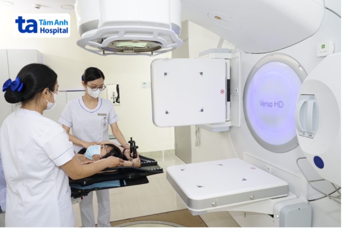 hệ thống máy xạ trị gia tốc tuyến tính versa hd