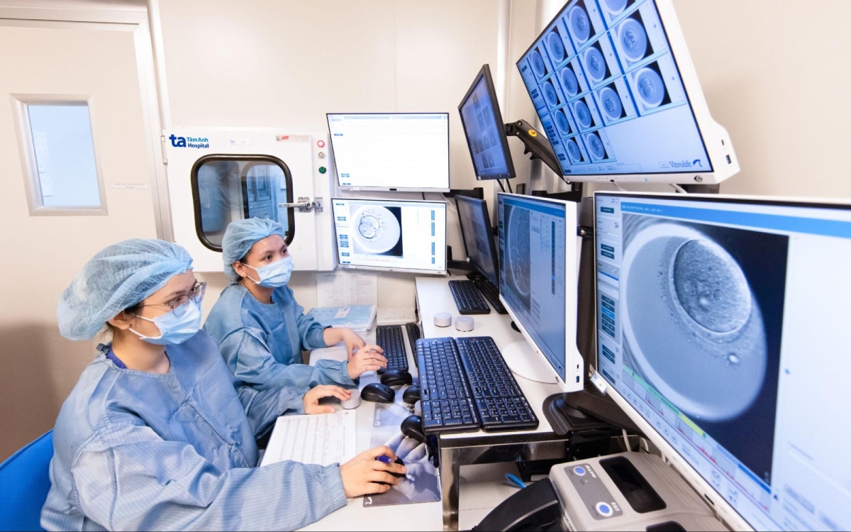 Hệ thống nuôi cấy phôi trang bị camera quan sát liên tục tích hợp trí tuệ nhân tạo AI, hỗ trợ chuyên viên phôi học đánh giá và lựa chọn phôi chất lượng tối ưu nhất