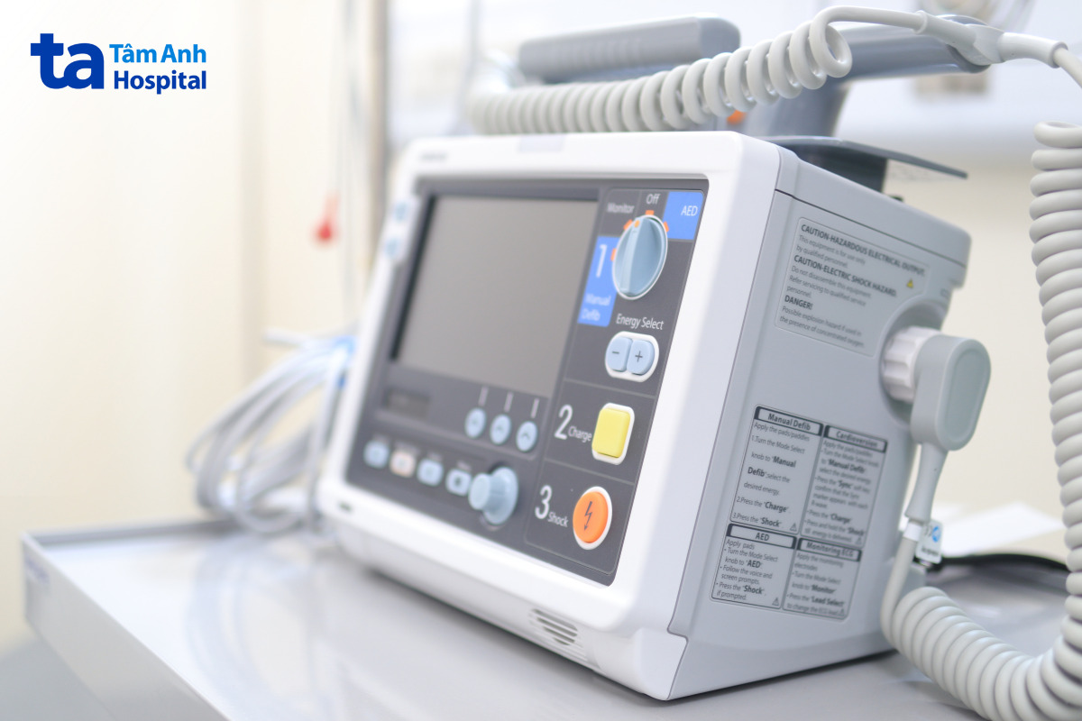 hình ảnh máy khử rung tim ngoài cơ thể