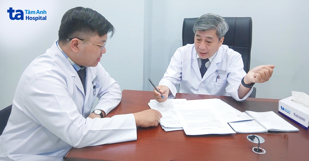 Chuyển giao tri thức và kinh nghiệm cho lớp bác sĩ trẻ là tâm nguyện lớn nhất của Thầy thuốc Ưu tú Trần Thanh Tùng.