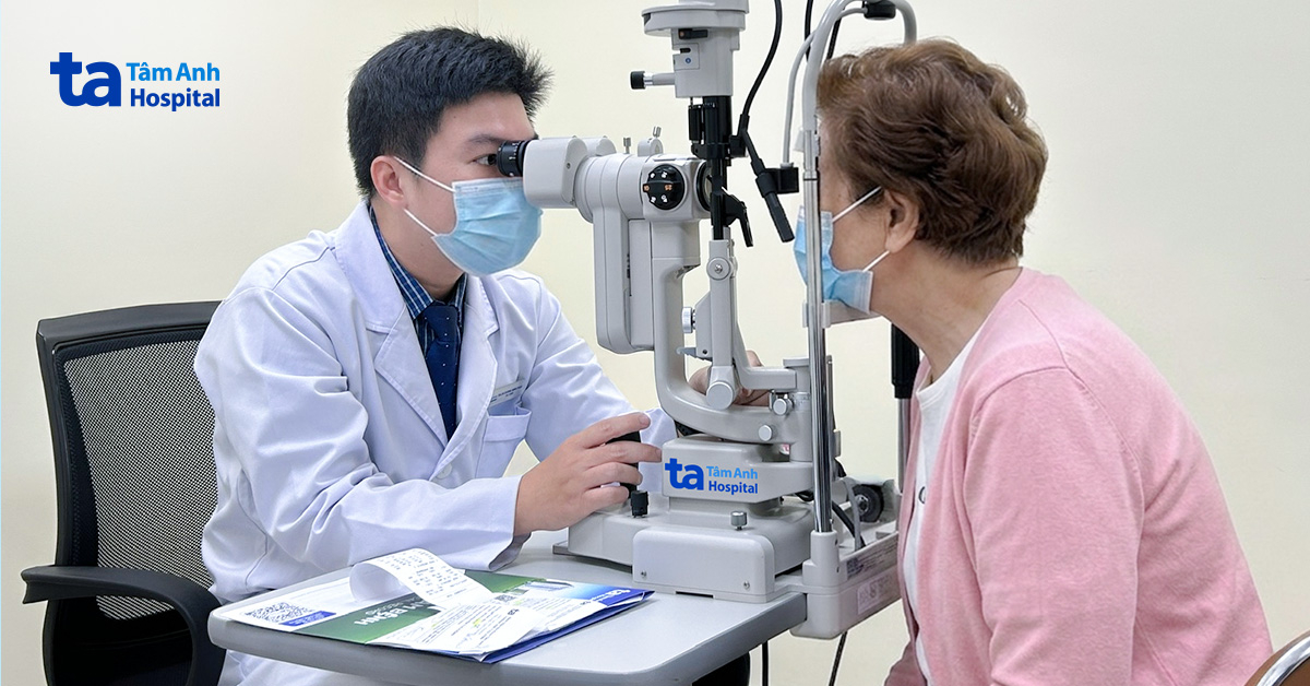 Không nhắm được mắt do biến chứng bệnh Zona