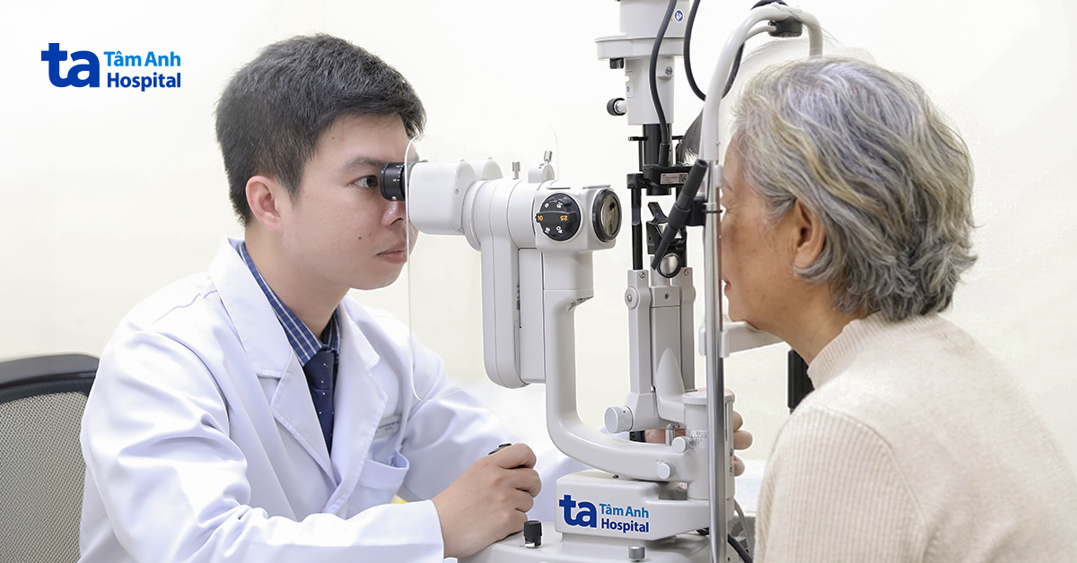 Mắc glôcôm thể phức tạp sau suy thận mạn