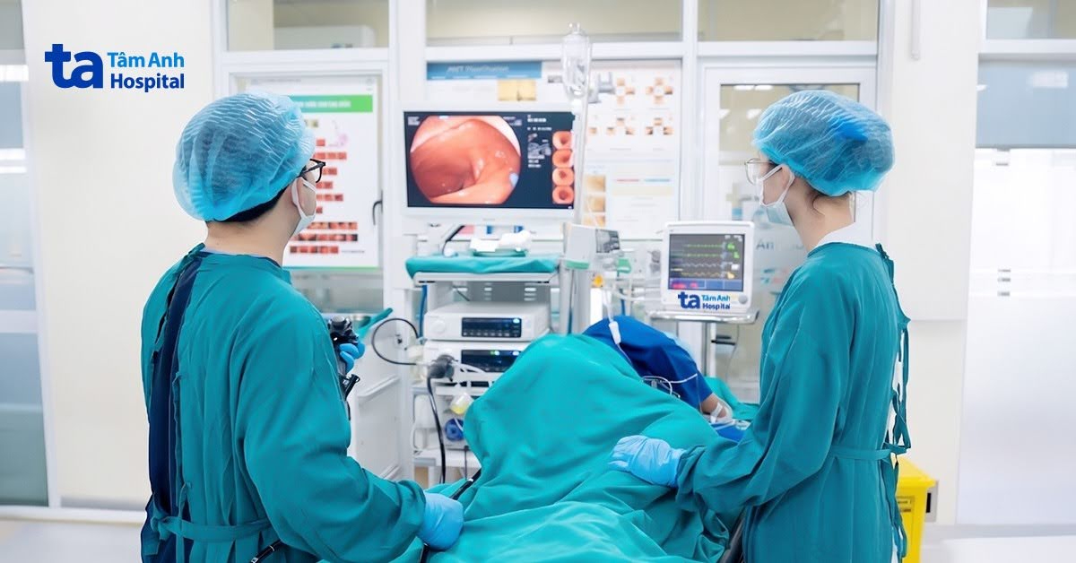 Khám tổng quát tình cờ phát hiện 11 polyp đại tràng