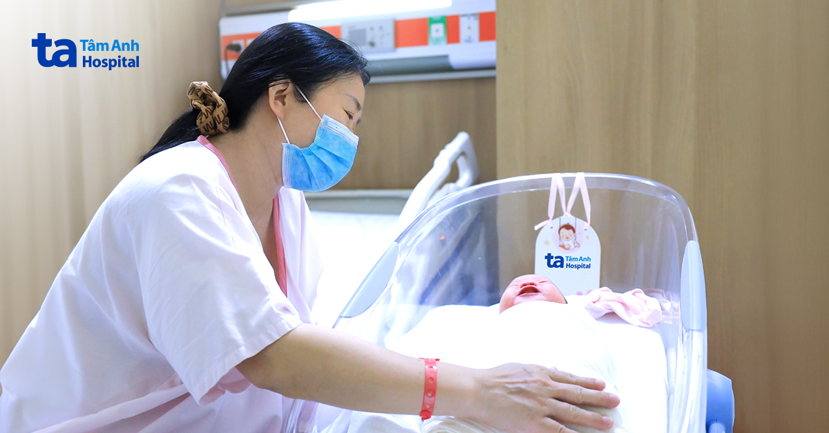 Sinh con khỏe mạnh ở tuổi 47 nhờ công nghệ hỗ trợ sinh sản tích hợp AI