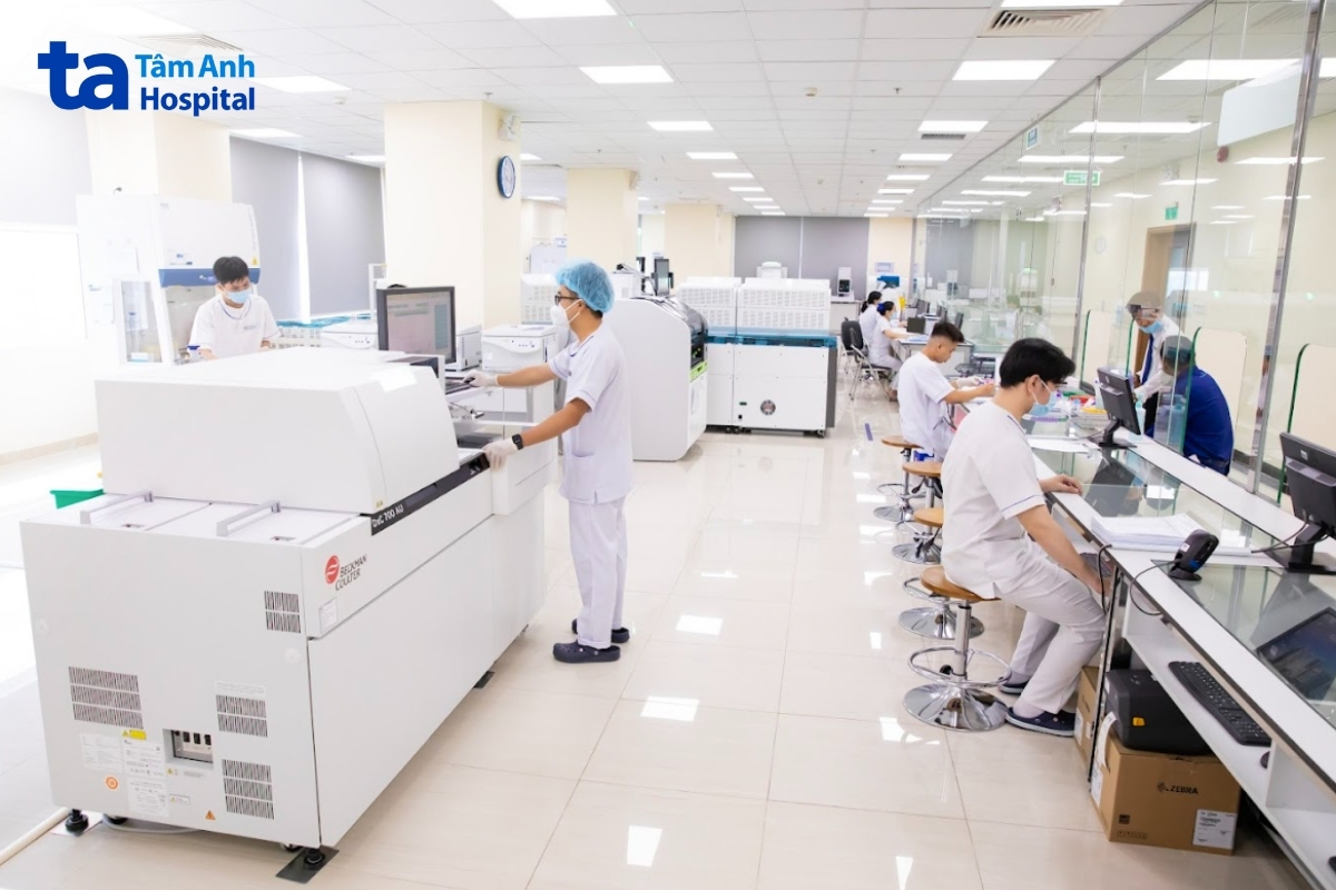 Hệ thống Bệnh viện Đa khoa Tâm Anh TP.HCM sở hữu đội ngũ bác sĩ, nhân viên giàu kinh nghiệm cùng trang thiết bị hiện đại giúp chẩn đoán chính xác, phát hiện sớm và điều trị hiệu quả các bệnh lý nguy hiểm, hạn chế biến chứng