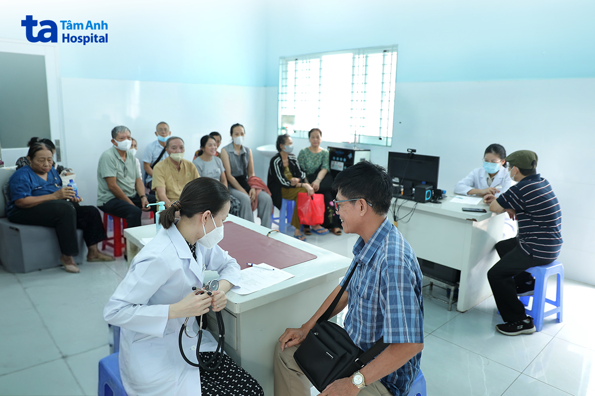 Người dân phường An Khánh đăng ký khám sức khỏe sớm trong chương trình tầm soát bệnh miễn phí của BVĐK Tâm Anh TP.HCM