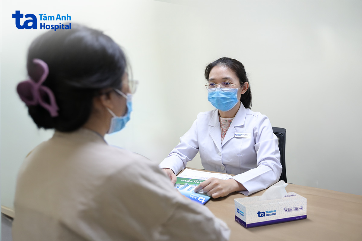 ths.bs nguyễn thị kim tuyền tư vấn điều trị cho chị châu