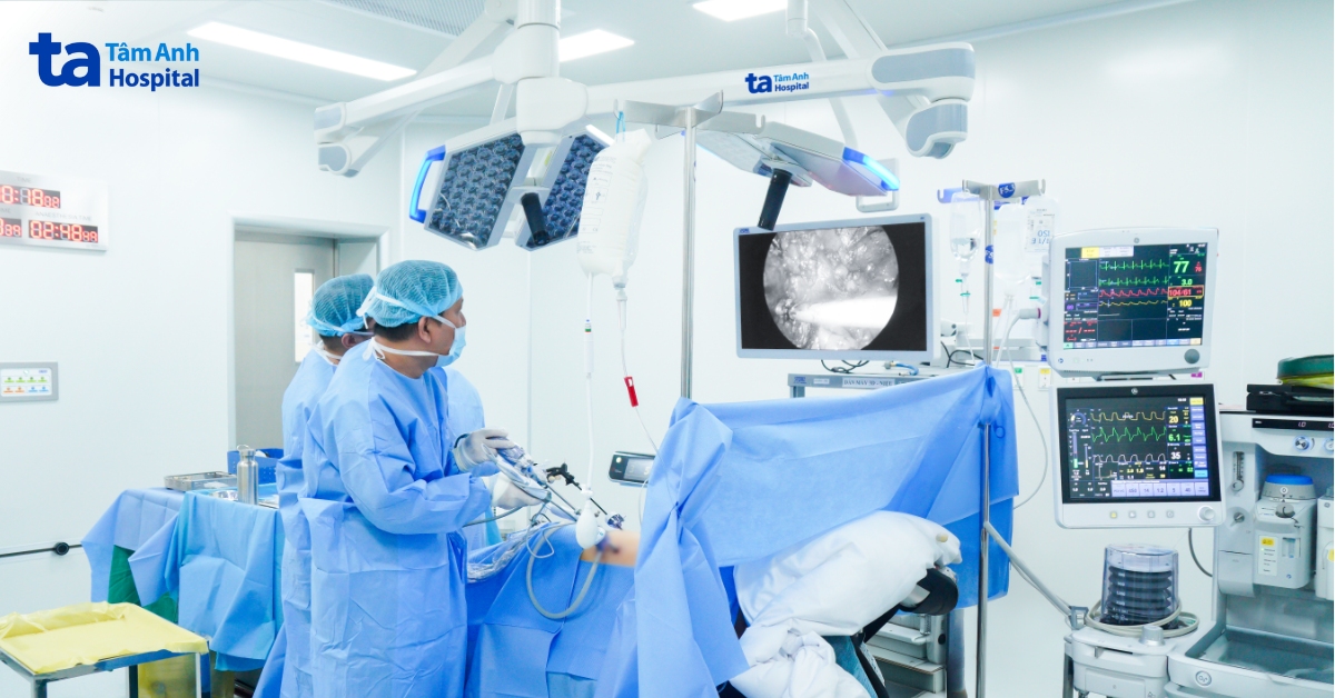 U mỡ khổng lồ to bằng quả thận