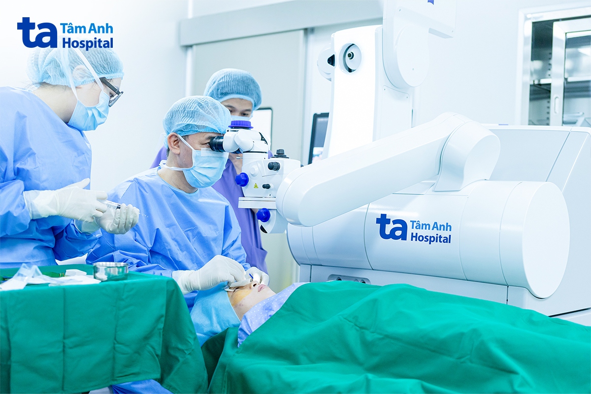 Bệnh viện Đa khoa Tâm Anh phẫu thuật xóa cận bằng phương pháp SMILE Pro với sự hỗ trợ của hệ thống VISUMAX 80 (Carl Zeiss, Đức)