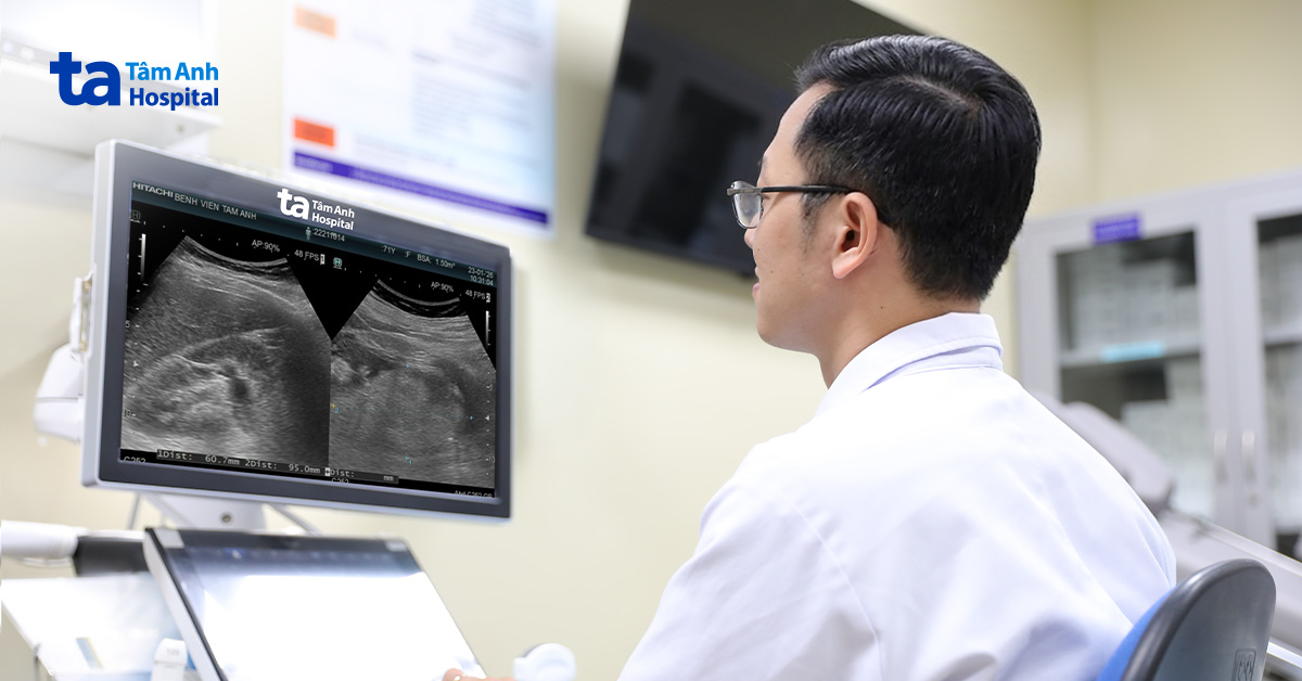 Vỡ u thận khi đang tắm