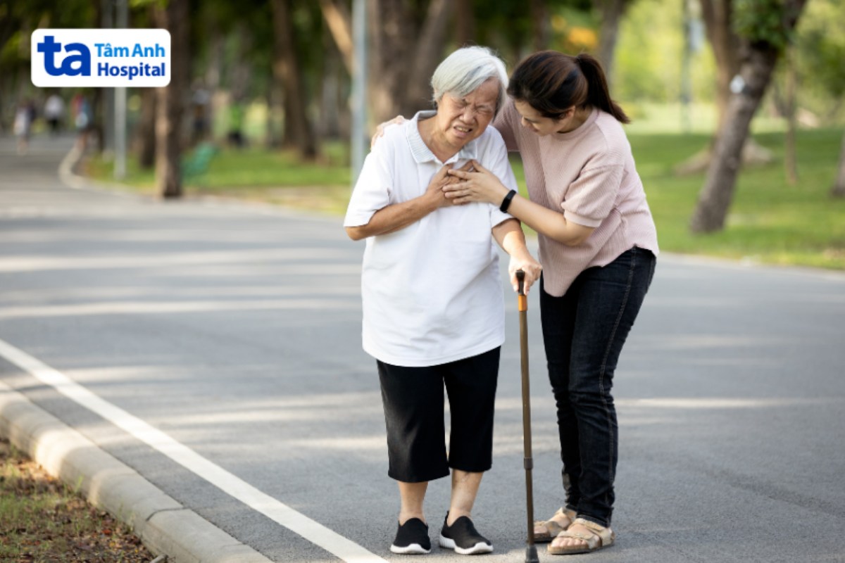 Bà Cụ Khó Thở Khi Đi Bộ