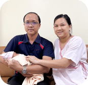 ba-pham-minh-thien-me-ho-thi-hong-linh-01