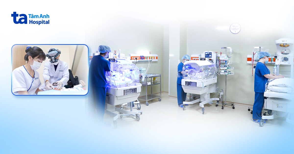 Bé trai sinh non tràn dịch màng phổi, xuất huyết não