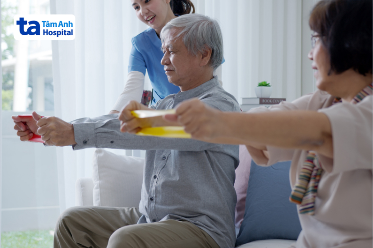 Bệnh nhân suy tim nên vận động thường xuyên dưới sự hướng dẫn của bác sĩ