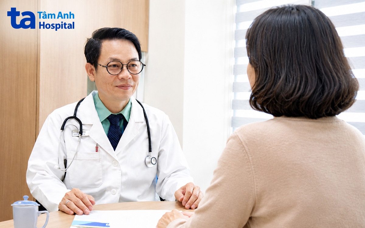 BS Thành tư vấn cho chị Thủy