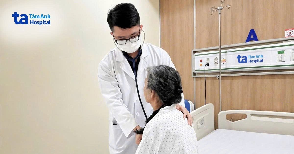 Cụ bà phát hiện ung thư vú khi bị hoại tử cơ
