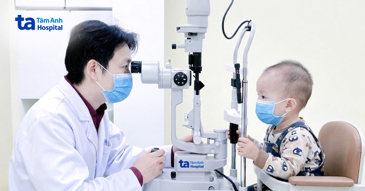 Đi khám lé, bé trai được phát hiện tình trạng ung thư tại mắt